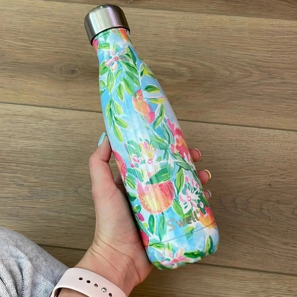 Lilly Pulitzer Starbucks Swell water bottle - Picture 3 of 6